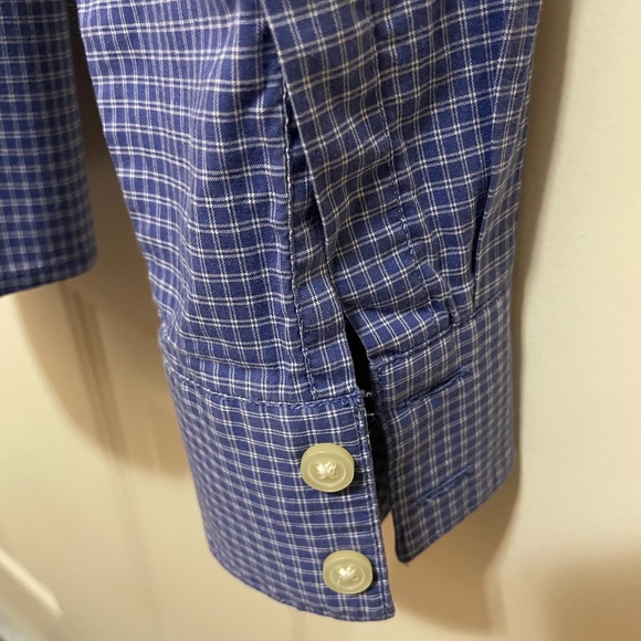 Blue and white Banana Republic dress shirt - Picture 4 of 4